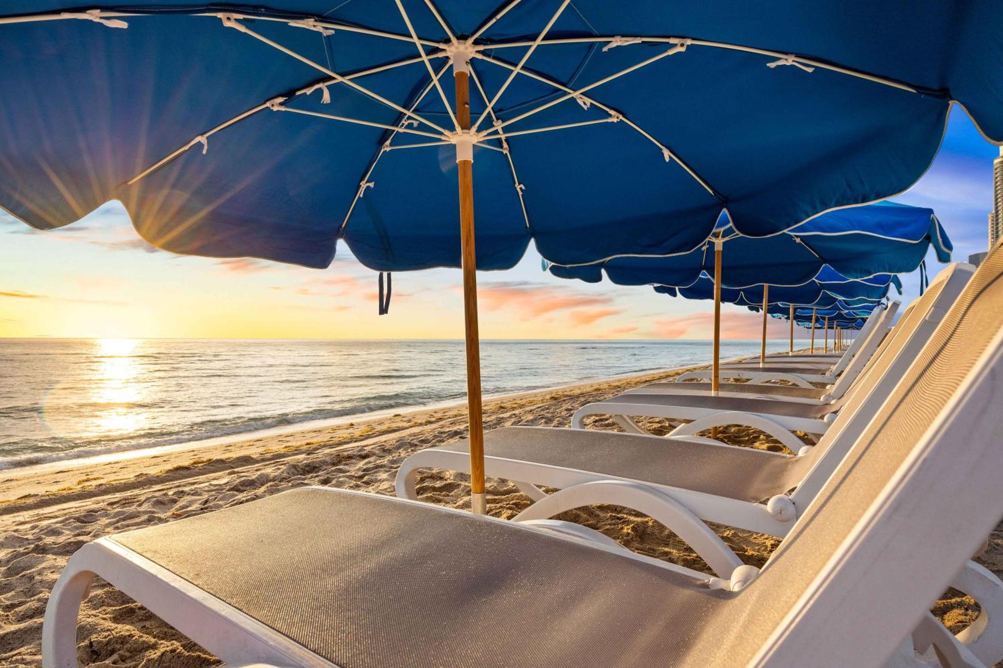 Marenas Beach Resort ซันนีไอลส์บีช ภายนอก รูปภาพ